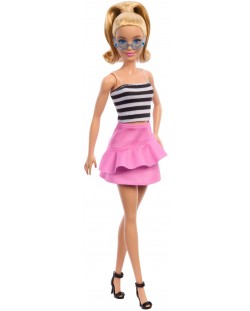 Păpușă Barbie  Fashionistas 213 - Cu un maiou alb-negru și o fustă roz