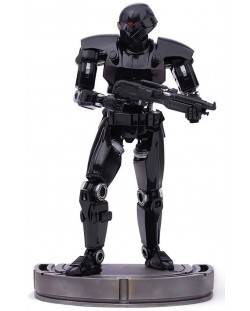 Statuetă Iron Studios Television: The Mandalorian - Dark Trooper, 24 cm