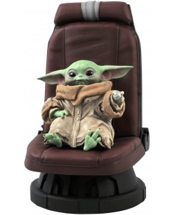 Figurină Gentle Giant Television: The Mandalorian - The Child in Chair, 30 cm