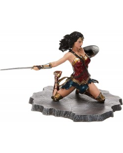 Statueta Diamond Select DC Comics: Wonder Woman - Wonder Woman (Batman vs. Superman)