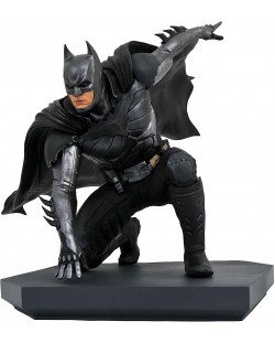 Statueta Diamond DC Gallery: Injustice 2 - Batman