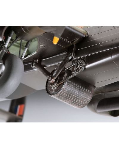 Model asamblat de avion militar Revell - Avro Lancaster DAMBUSTERS (04295) - 3