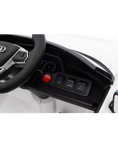 Mașină cu baterii Moni - Audi RS e-tron, alb  - 9