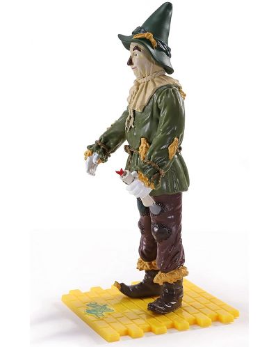 Figurină de acțiune The Noble Collection Movies: The Wizard of Oz - Scarecrow (Bendyfigs), 19 cm - 5