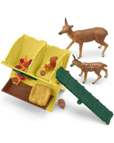 Set joc  Schleich Farm World - Hrănitoare pentru animale de pădure - 3