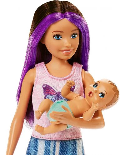 Set de joc Barbie Skipper - Baby-sitter Barbie cu șuvițe mov, cămașă cu fluture - 5