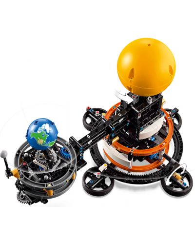 Constructor LEGO Technic - Planeta Pământ și Luna pe orbită (42179) - 4