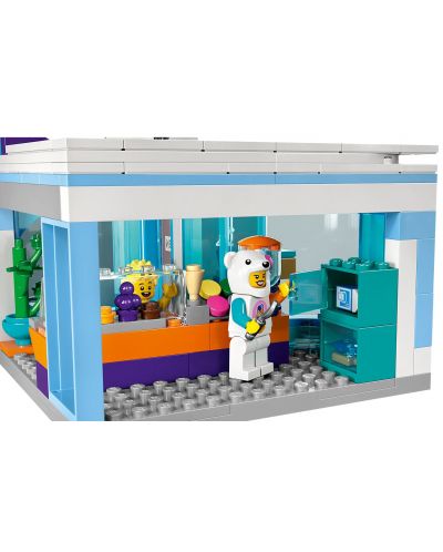 Constructor LEGO City - Magazin de înghețată (60363) - 5