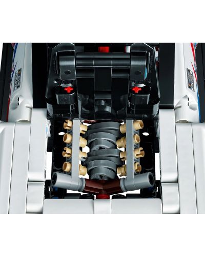 LEGO Technic - NASCAR Chevrolet Camaro ZL1 (42153) - 6