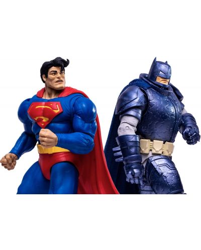 Set figurine de actiune McFarlane DC Comics: Multiverse - Superman vs Armored Batman (The Dark Knight Returns), 18 cm - 4