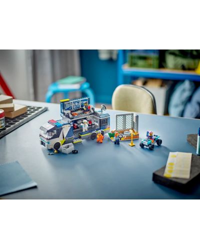 Constructor LEGO City - Autobuz de laborator al poliției (60418) - 8
