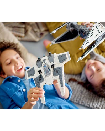 Constructor LEGO Star Wars - Mandalorian Fang Fighter vs. TIE Interceptor (75348) - 9