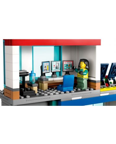 LEGO City - Cartierul general de urgență (60371) - 7