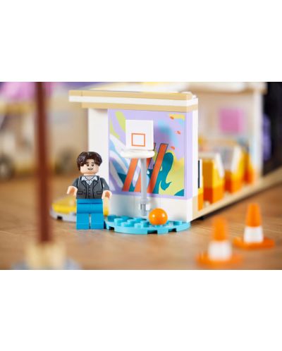 Constructor LEGO Ideas - BTS Dynamite (21339)  - 10
