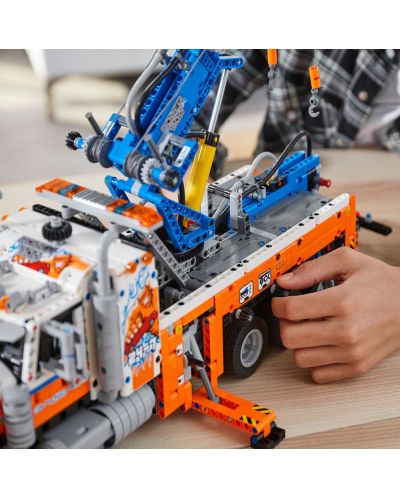 Constructor Lego Technic - Camion de remorcare de mare tonaj (42128) - 9