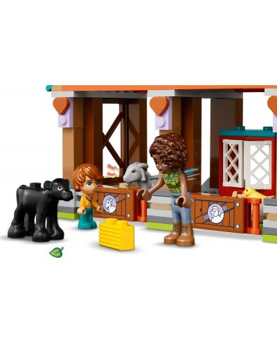 Constructor LEGO Friends - Adăpost pentru animale de fermă (42617) - 3