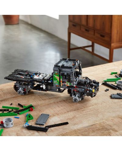 Constructor Lego Technic - Camion 4x4 Mercedes Benz Zetros (42129) - 9