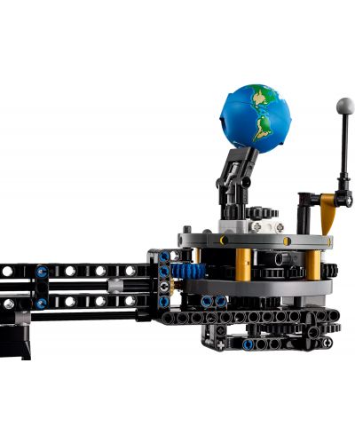 Constructor LEGO Technic - Planeta Pământ și Luna pe orbită (42179) - 5