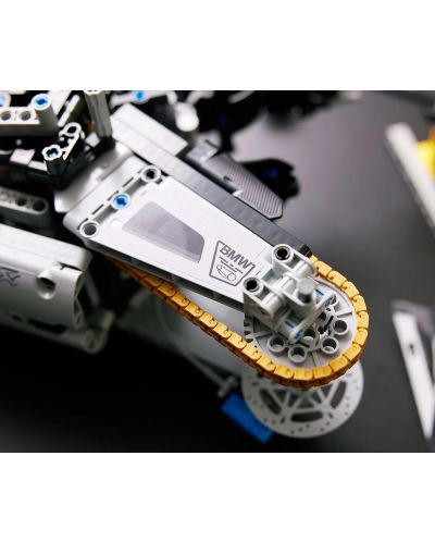 Constructor Lego Technic - BMW M 1000 RR (42130)	 - 6