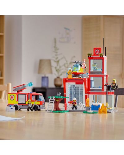Constructor Lego City -  Remiza de pompieri (60320) - 10