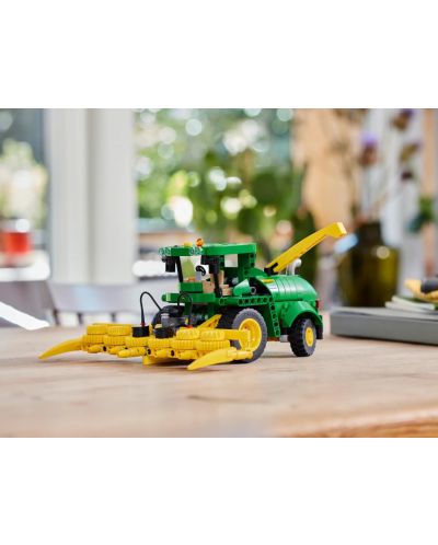Constructor LEGO Technic - Mașină de recoltat nutreț John Deere 9700 (42168) - 7