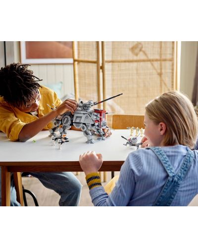 Constructor LEGO Star Wars -O mașină de mers pe jos AT-TE (75337) - 4