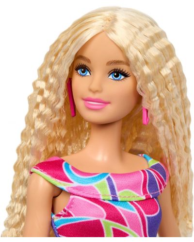 Păpușă Barbie  Fashionistas - Cu o rochie colorată și păr blond în valuri - 4