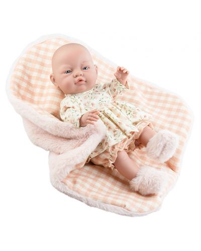 Păpuşă bebeluş Paola Reina Los Bebitos - Fetiță cu o pătură, 45 cm - 1