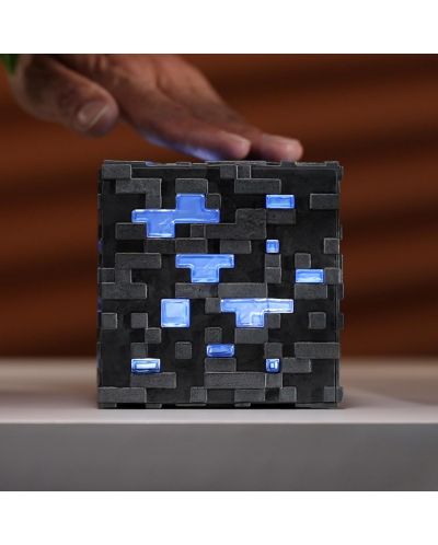 Replica The Noble Collection Games: Minecraft - Illuminating Diamond Ore - 8