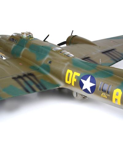 Model asamblabil Revell Militare: Avioane - B-17F Memphis - 3