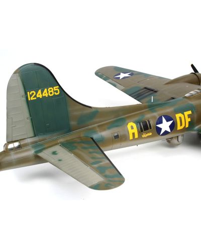Model asamblabil Revell Militare: Avioane - B-17F Memphis - 2