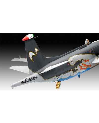 Model asamblabil Revell Militare: Avioane - Vulturul italian - 4