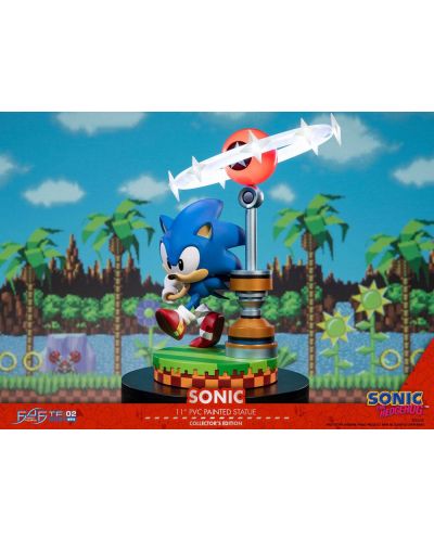 Figurină First 4 Figures Games: Sonic The Hedgehog - Sonic (Collector's Edition), 27 cm - 9