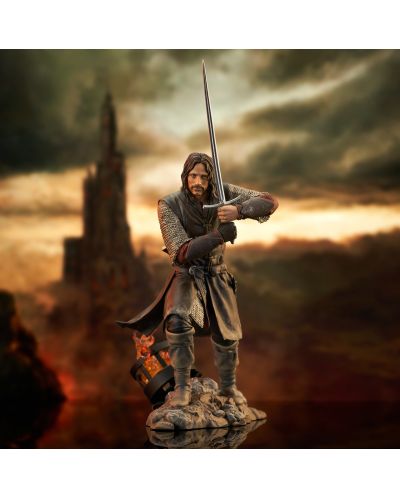 Statuetă Diamond Select Movies: The Lord of the Rings - Aragorn, 25 cm - 6