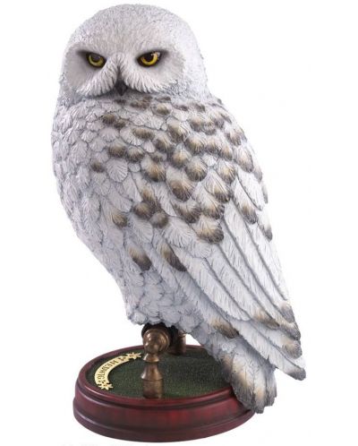 Figurină The Noble Collection Movies: Harry Potter - Hedwig (Magical Creatures), 24 cm - 1