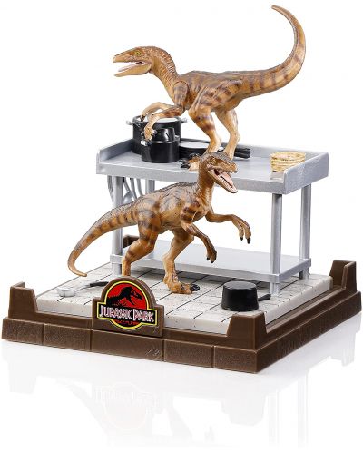 Figurina The Noble Collection Movies: Jurassic Park - Velociraptor, 18 cm - 1