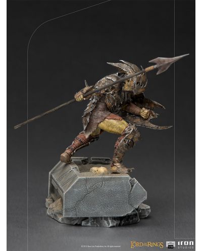 Statuetă Iron Studios Movies: Lord of The Rings - Armored Orc, 20 cm - 2