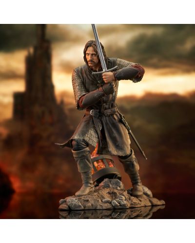 Statuetă Diamond Select Movies: The Lord of the Rings - Aragorn, 25 cm - 8
