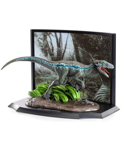 Figurină The Noble Collection Movies: Jurassic World - Velociraptor Recon (Blue) (Toyllectible Treasures), 8 cm - 3