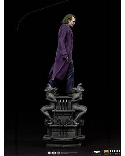 Statueta Iron Studios DC Comics: Batman - The Joker (The Dark Knight) (Deluxe Version), 30 cm - 4