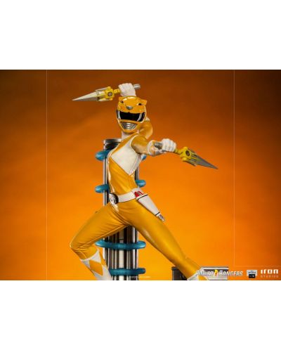 Statueta Iron Studios Television: Mighty Morphin Power Rangers - Yellow Ranger, 19 cm - 8