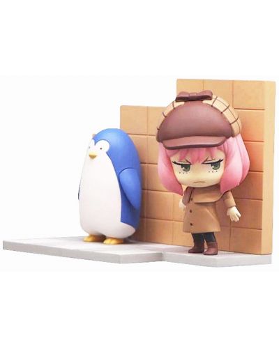 Statuie Furyu Animation: Spy × Family - Anya & Penguin, 10 cm - 2