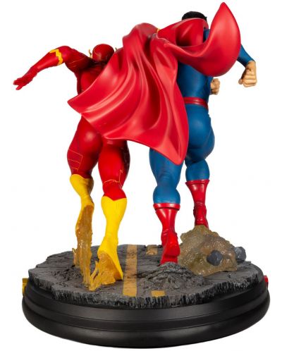 Figurină DC Direct DC Comics: Justice League - Superman & The Flash Racing (2nd Edition), 26 cm - 2