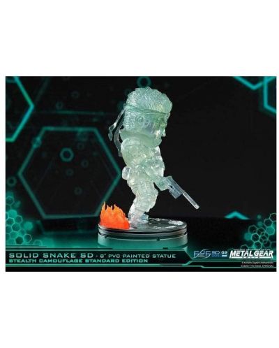 Statueta First 4 Figures Games: Metal Gear Solid - Snake Stealth Camouflage, 20 cm - 2
