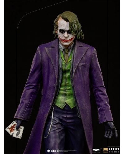Statueta Iron Studios DC Comics: Batman - The Joker (The Dark Knight) (Deluxe Version), 30 cm - 8