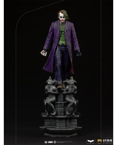 Statueta Iron Studios DC Comics: Batman - The Joker (The Dark Knight) (Deluxe Version), 30 cm - 3