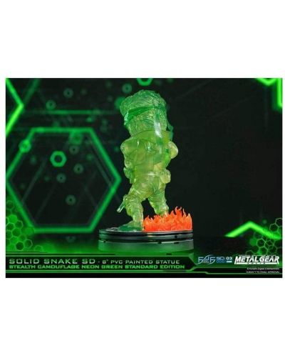 Statueta First 4 Figures Games: Metal Gear Solid - Snake Stealth Camouflage (Neon Green), 20 cm - 4