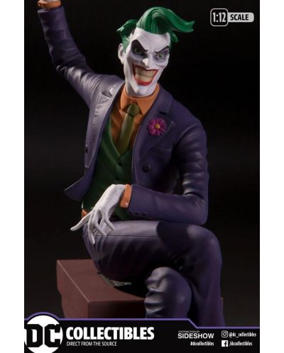Figurină DC Direct DC Comics: Batman - The Joker (Rogues Gallery), 30cm - 3