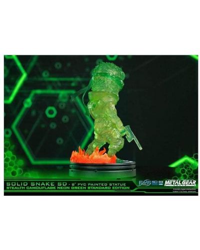 Statueta First 4 Figures Games: Metal Gear Solid - Snake Stealth Camouflage (Neon Green), 20 cm - 5