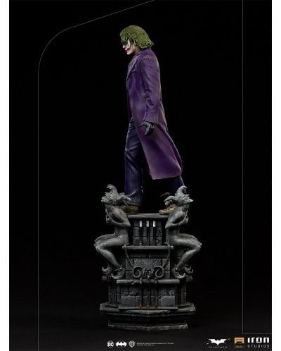 Statueta Iron Studios DC Comics: Batman - The Joker (The Dark Knight) (Deluxe Version), 30 cm - 6
